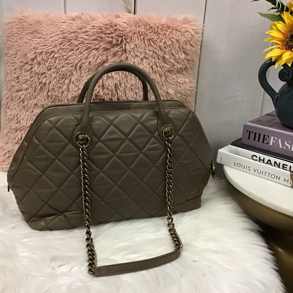 CHANEL Edinburgh Castle Rock Bowling Bag - Picture 2 of 12